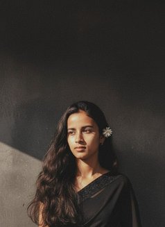 Sanya Independent Girl - puta in Hyderabad Photo 5 of 6