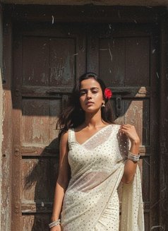 Sanya Independent Girl - puta in Hyderabad Photo 6 of 6
