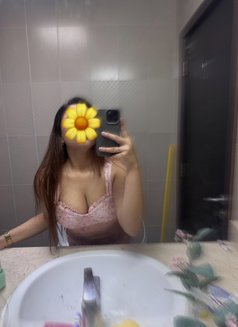 Sapna ๐ฅ Cam & Real meet with Cod ๐ฅ - puta in Chennai Photo 5 of 7