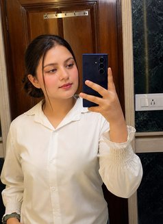 Sapna Independent Girl's Luxury Hotel's - puta in Gurgaon Photo 2 of 4