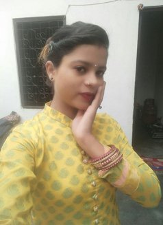 Sapna - escort in Mumbai Photo 2 of 3
