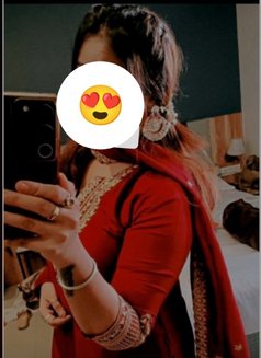 Sapna - escort in New Delhi Photo 2 of 5