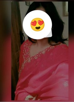 Sapna - escort in New Delhi Photo 3 of 5