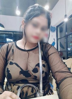 Sapna - escort in Noida Photo 3 of 8