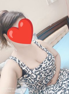 Sapna - escort in Noida Photo 1 of 3