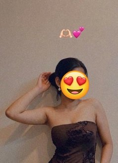 Available - escort in Noida Photo 1 of 3
