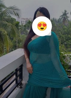 Sapna - escort in New Delhi Photo 2 of 8