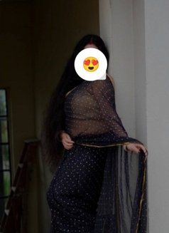 Sapna - escort in New Delhi Photo 5 of 8