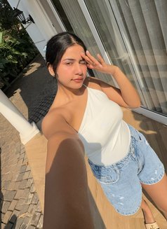 Sapna122 - puta in Kuwait Photo 3 of 10