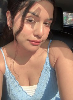 Sapna122 - puta in Kuwait Photo 4 of 10