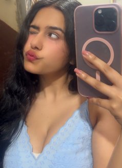 Sapna122 - puta in Kuwait Photo 6 of 10