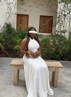 Sapphire - puta in Lomé Photo 3 of 3