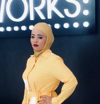 Farah - Intérprete de adultos in Muscat