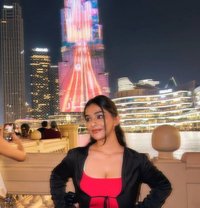 Nandini - puta in Dubai Photo 1 of 4