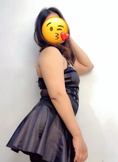 Lizaa Cam And Real Meet - escort in New Delhi Photo 5 of 6