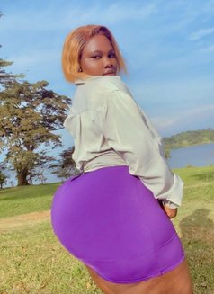 Sara - escort in Doha Photo 1 of 2