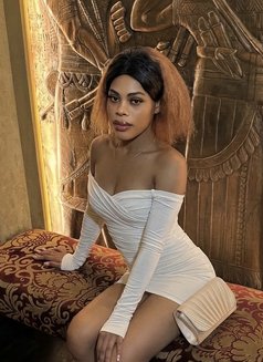 Sara - puta in Jeddah Photo 3 of 3