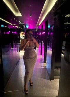 Sara Domina - puta in Dubai Photo 4 of 5