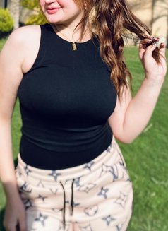 Sara - escort in Cairo Photo 1 of 5
