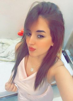 Shaza - puta in Abu Dhabi Photo 2 of 5