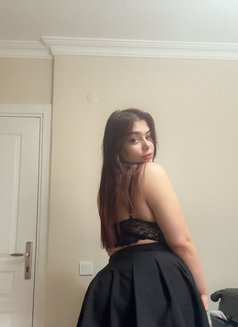 Sara - escort in İstanbul Photo 5 of 8