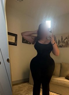 Sara - escort in Kawasaki Photo 1 of 5