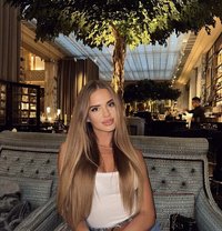 Sara - masseuse in London