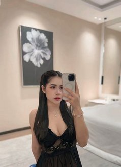 Sara - escort in Riyadh Photo 2 of 6