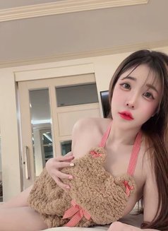 Sara - escort in Bangkok Photo 5 of 6