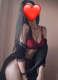 Sara - Acompañantes transexual in Al Manama Photo 2 of 3