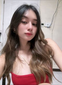 Sara - puta in Singapore Photo 4 of 7