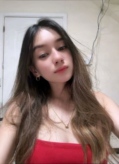 Sara - puta in Singapore Photo 5 of 7