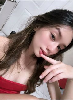 Sara - puta in Singapore Photo 6 of 7