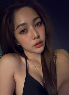 Sara - escort in Doha Photo 5 of 5