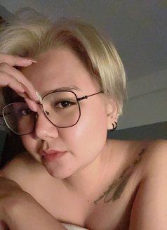 Sara Good Massage - puta in Riyadh Photo 2 of 3