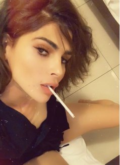 Sara sexy - Transsexual escort in Beirut Photo 8 of 12