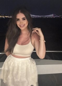 Sara independent - escort in İstanbul Photo 2 of 10