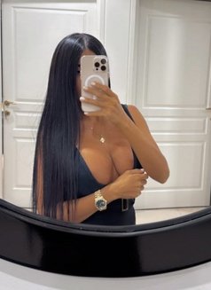Sara - puta in Dubai Photo 6 of 9