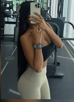 Sara - escort in Dubai Photo 5 of 8