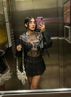 Sara - puta in Dubai Photo 2 of 8