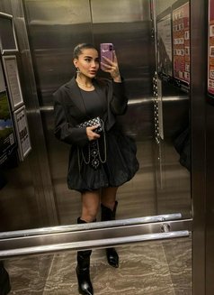 Sara - puta in Dubai Photo 3 of 8