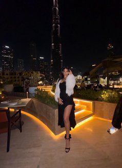 Sara - puta in Dubai Photo 5 of 8
