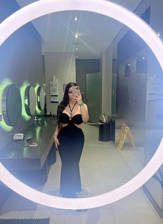 Sara - escort in Dubai Photo 2 of 6