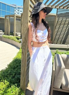 Sara - escort in Dubai Photo 3 of 6