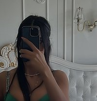 Sara - escort in İstanbul Photo 1 of 4