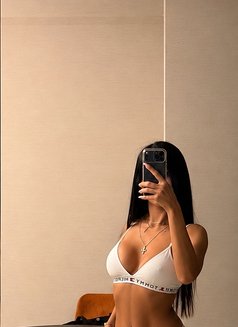 sara - escort in İstanbul Photo 2 of 4