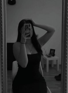 Sara - escort in Muscat Photo 2 of 7