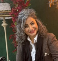 Sameera - escort in Muscat Photo 2 of 9