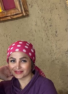 Sameera - escort in Muscat Photo 7 of 9