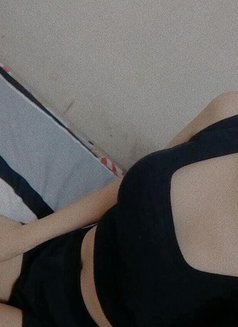 Sara - escort in Amman Photo 3 of 3